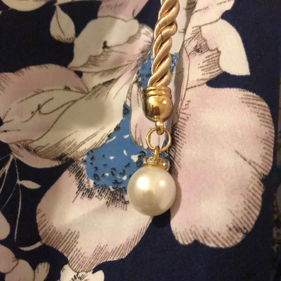 Navy/white floral romper - Picture 10 of 11